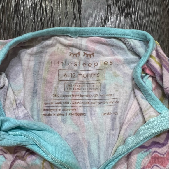 Little Sleepies pink marble swirl ( limited edition ) zippie - Picture 3 of 3